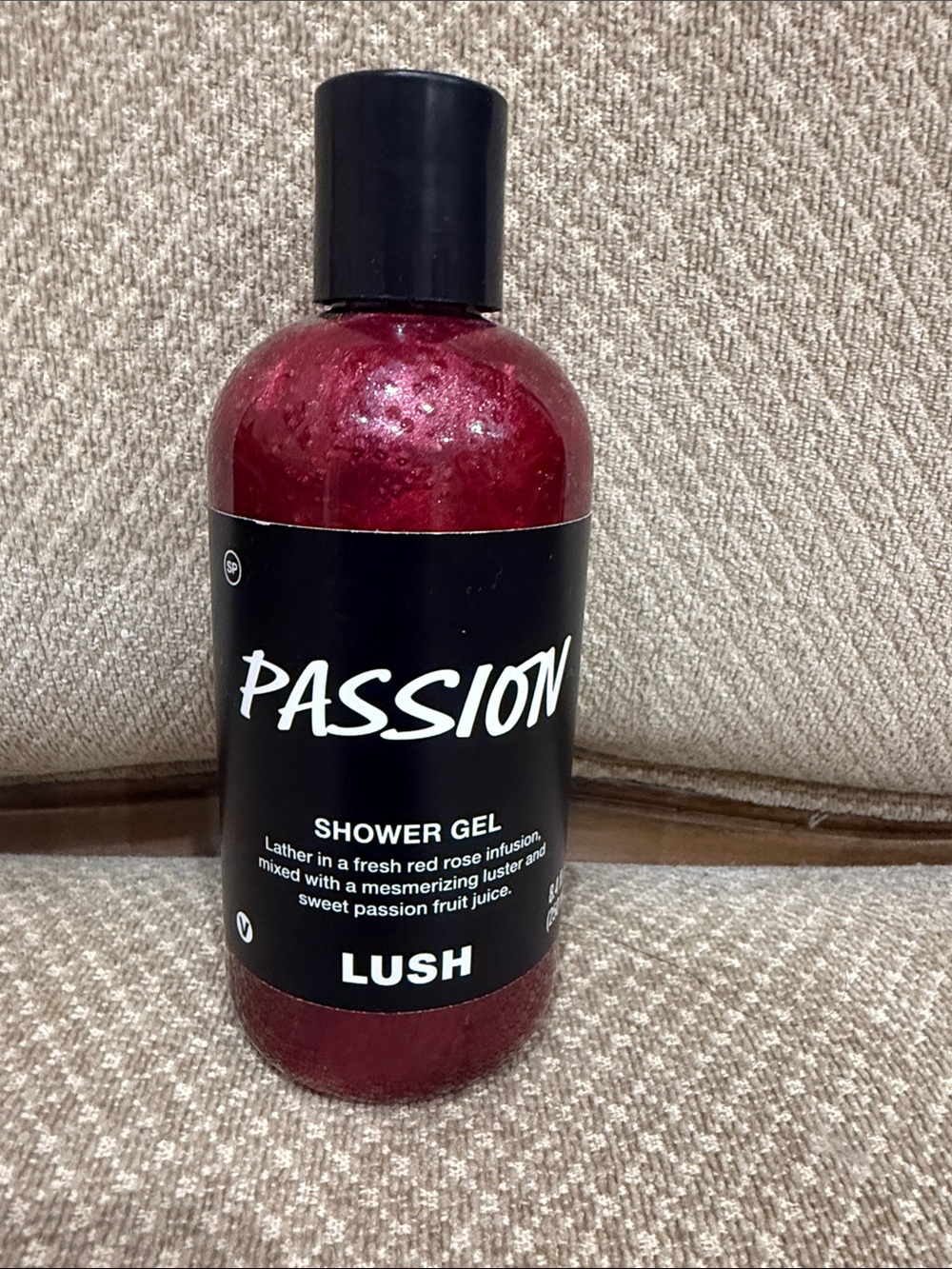 Lush Passion Shower Gel - Red rose infused. 8.4oz